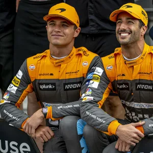 Daniel Ricciardo gemeinsam mit Lando Norris für McLaren