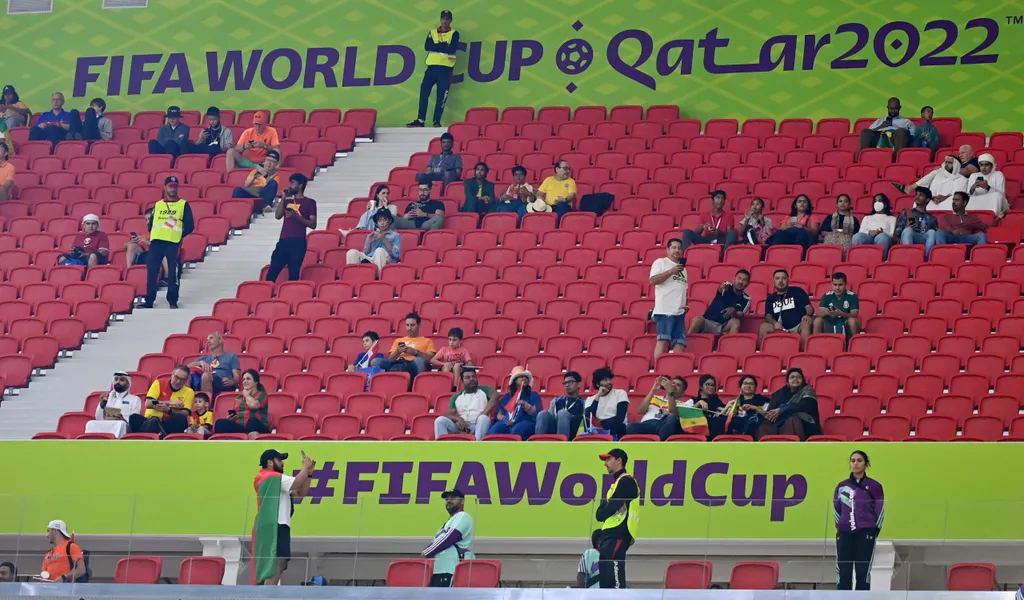 Spärlich gefüllte Zuschauerränge bei einem WM-Spiel