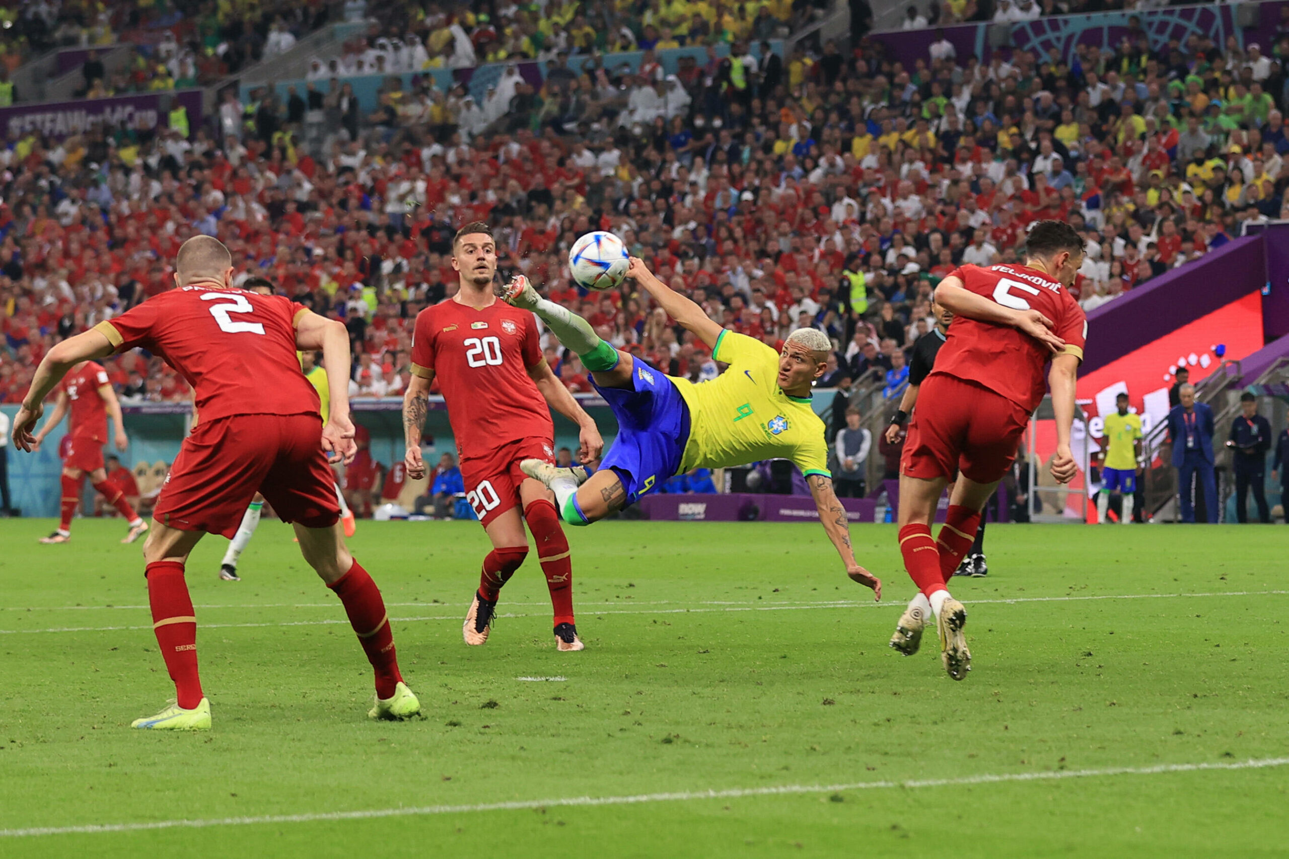 Richarlison erzielt ein Traumtor im WM-Gruppenspiel gegen Serbien