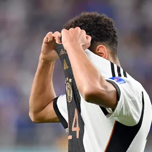 Jamal Musiala war nach der Auftaktniederlage gegen Japan frustriert. Sie könnte dem DFB-Team noch teuer zu stehen kommen.