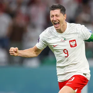 Robert Lewandowski jubelt über seinen Treffer zum 2:0