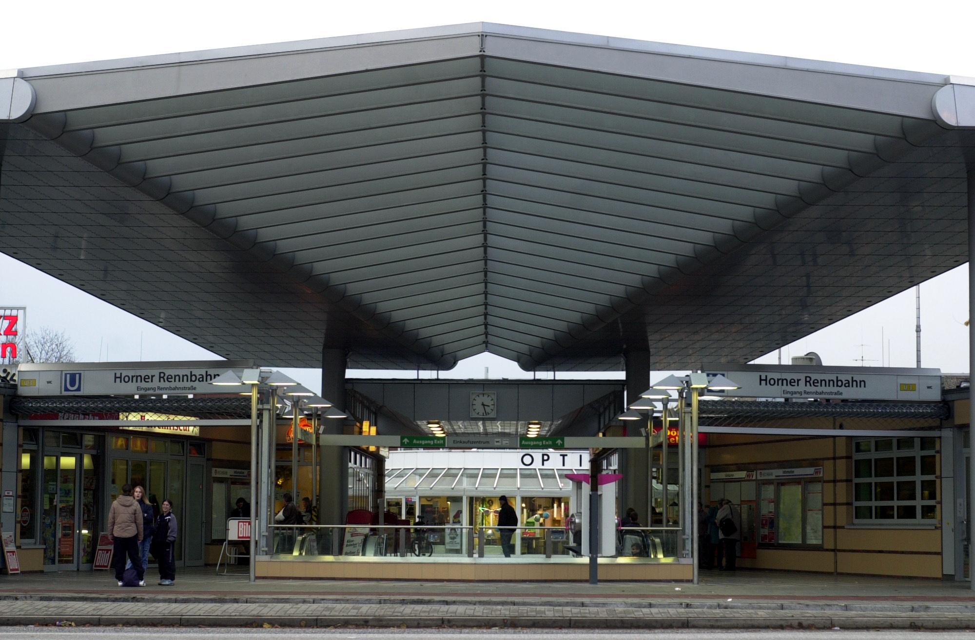 Blick auf den Bahnhof Horner Rennbahn