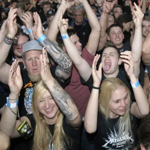 Fans beim Metallica-Konzert im Volkspark.