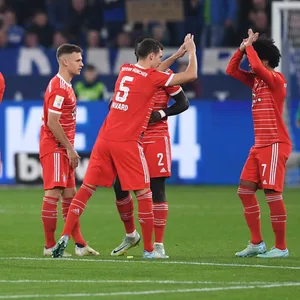 Die Bayern-Spieler beim Spiel gegen Schalke 04.
