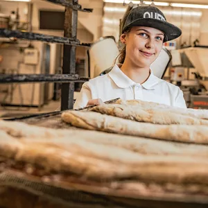 Vanessa Gondeck mit mehreren Baguettes