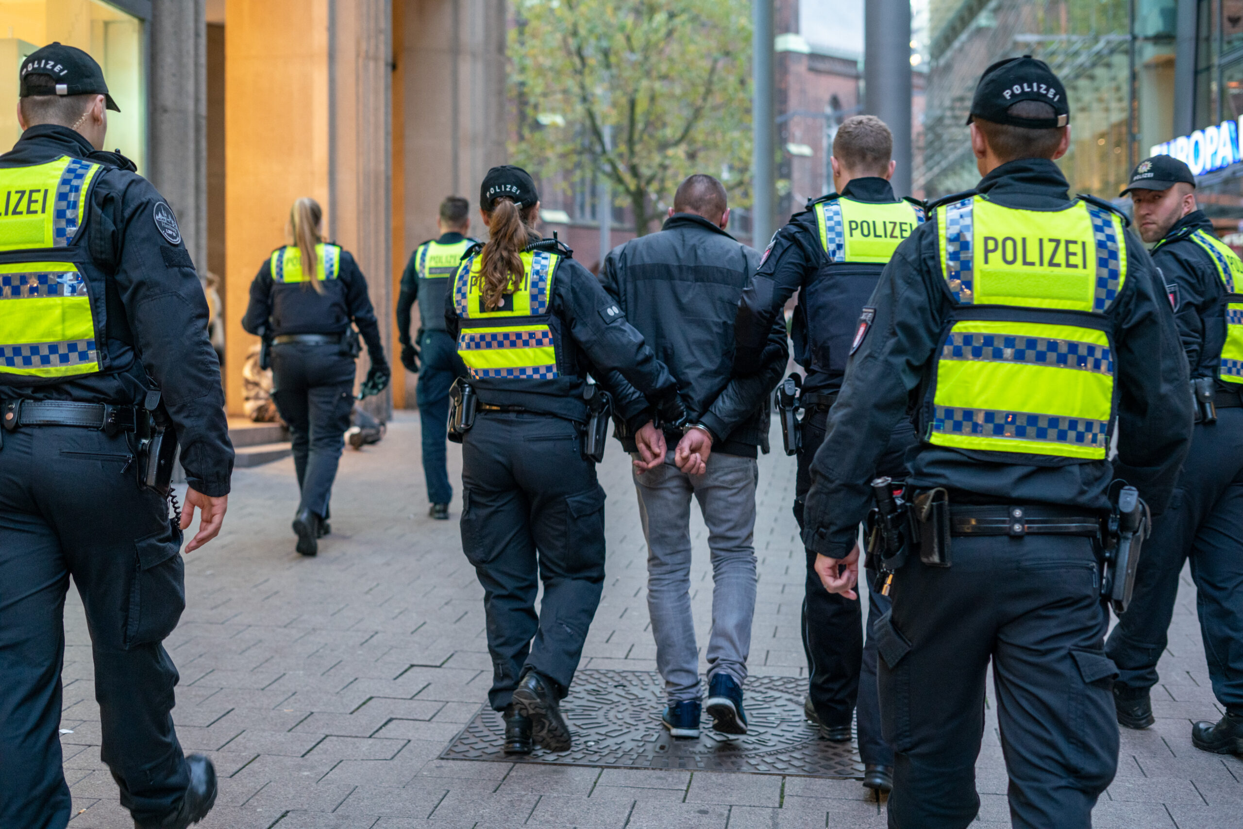 Schwerpunkteinsatz der Polizei – Taschen- und Ladendiebe festgenommen