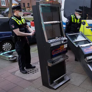 Illegale Glücksspielautomaten in Hamburg - Sicherstellung durch die Polizei