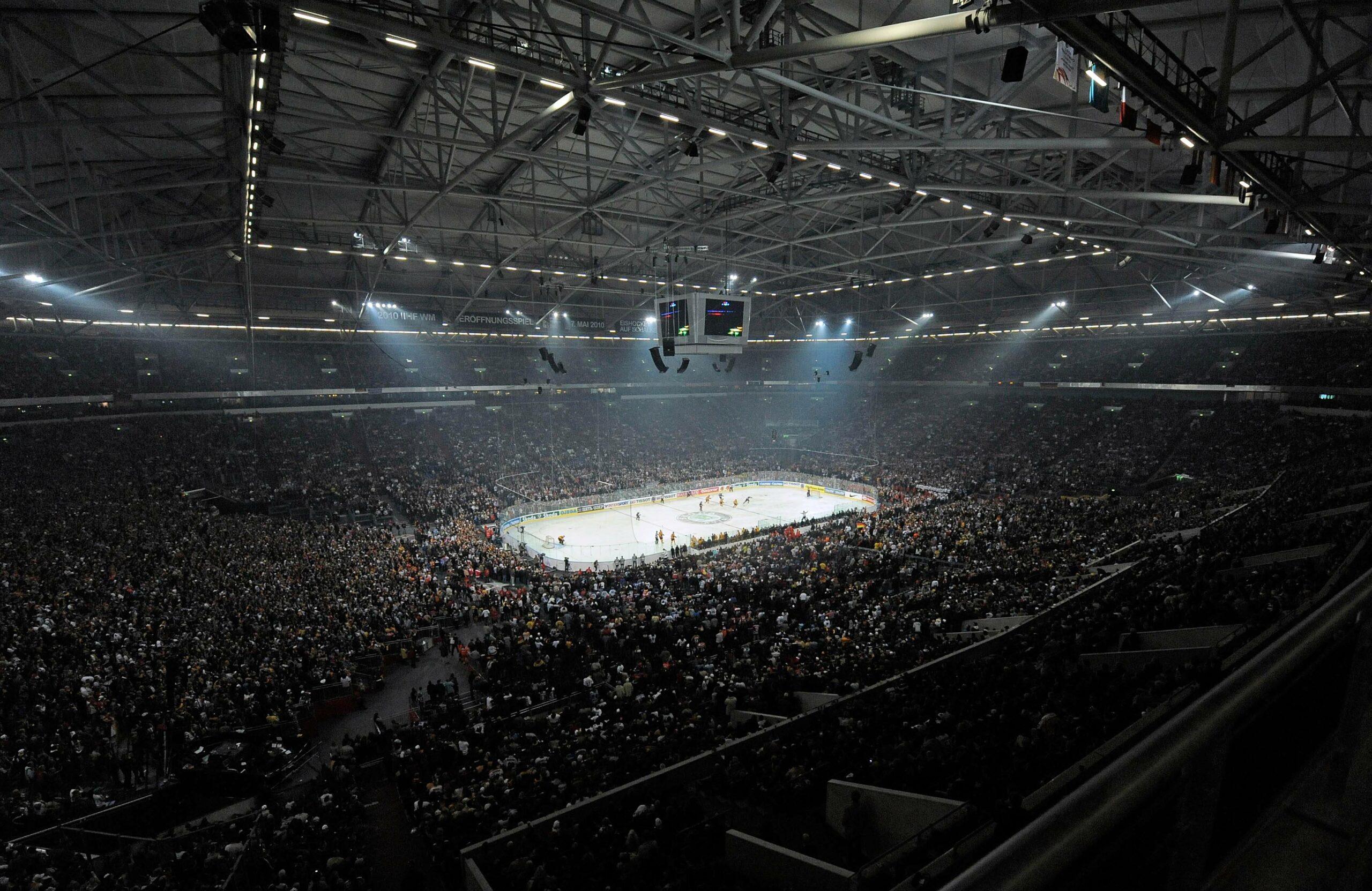 Die Arena auf Schalke als Eishockey-Palast.