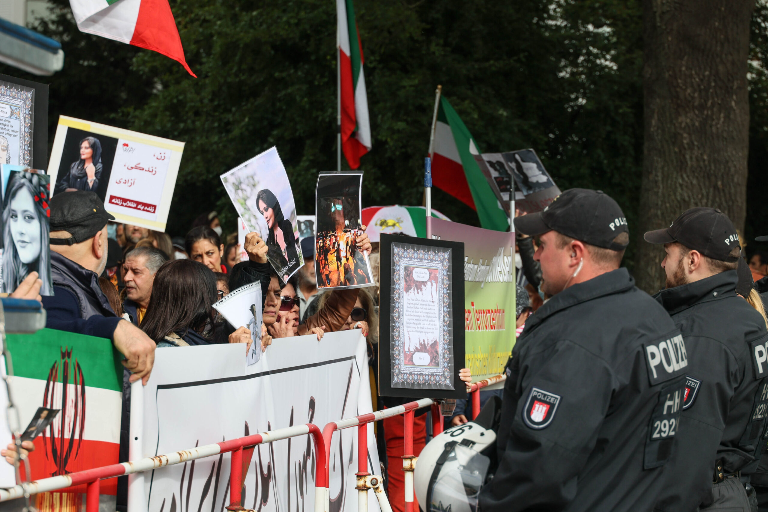 Demo für Solidarität mit dem Iran in Hamburg