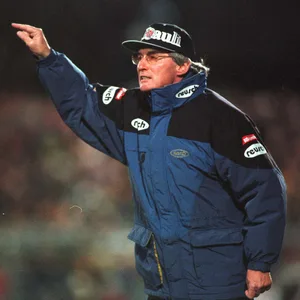 Uli Maslo stieg 1995 mit St. Pauli in die Bundesliga auf und schaffte im Folgejahr den Klassenerhalt. Im April 1997 wurde er entlassen.