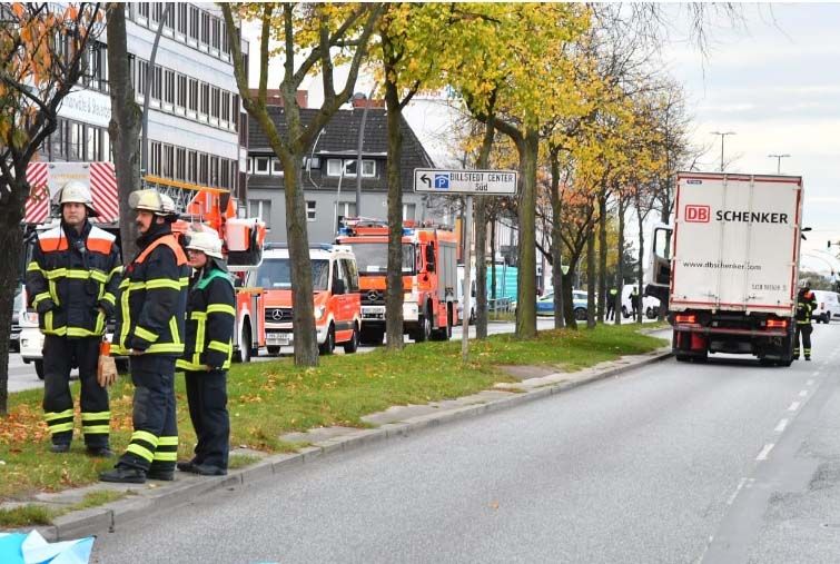 In Billstedt: Mann von anfahrenden Lkw erfasst - tot