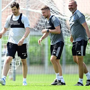 Reha-Trainer Sebastian Capel, Athletiktrainer Daniel Muessig, Co-Trainer Julian Hübner und Chefcoach Tim Walter haben eine lange Wintervorbereitung zu planen.