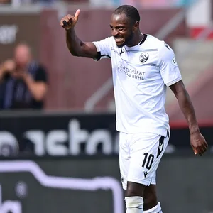 David Kinsombi hebt den Daumen