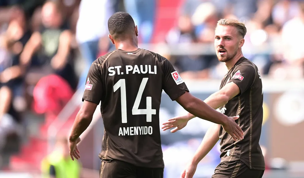 Etienne Amenyido und Lukas Daschner könnten gemeinsam für St. Pauli in Karlsruhe stürmen.