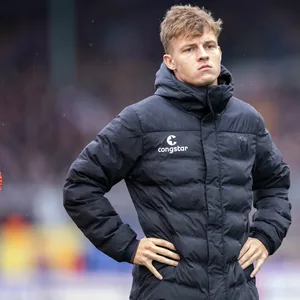David Nemeth könnte noch häufiger nur in Winterjacke auf St. Pauli gesichtet werden. Er droht, noch länger auszufallen.