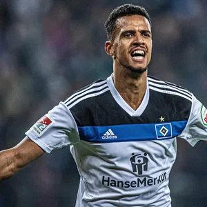 HSV-Torjäger Robert Glatzel jubelt