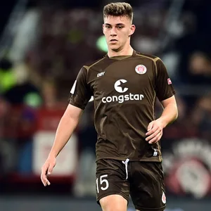 Marcel Beifus am Ball gegen Kiel