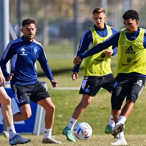 Trainingszweikampf zwischen Sebastian Schonlau und Xavier Amaechi.