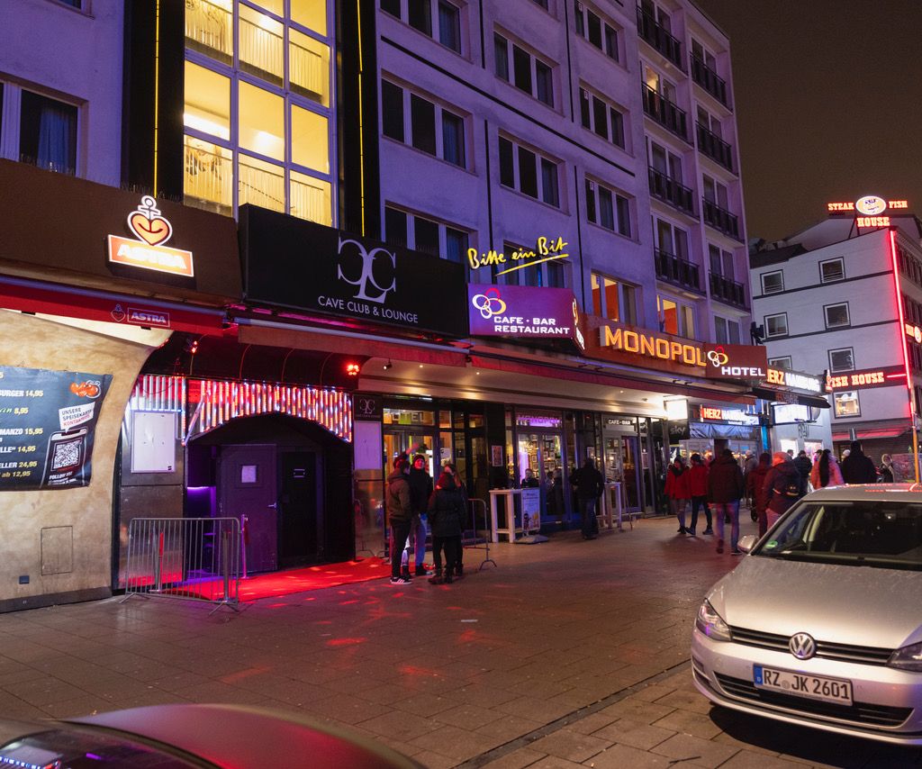 Razzia auf St. Pauli – Polizisten fanden 41 Minderjährige in Dance Club
