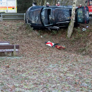 Das Auto musste nach dem Unfall abgeschleppt werden.