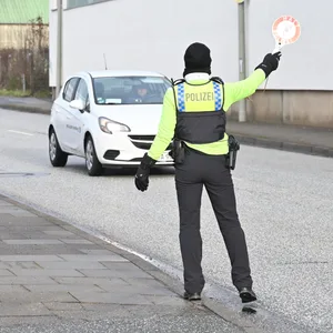 Drei Fahrradstaffeln der Hamburger Polizei kontrollierten am Dienstag den Verkehr in mehreren Stadtteilen.