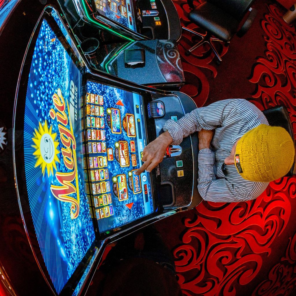 Glücksspielautomaten machen besonders häufig süchtig, berichten Betroffene.