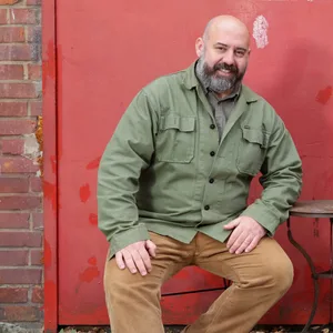 Geschäftsführer Koral Elci (v.l.), Matthias Tscheu vom Vermieter Ditting und Vermittler Matthias Onken suchen eine neue Flächen für „Kitchen Guerilla”.