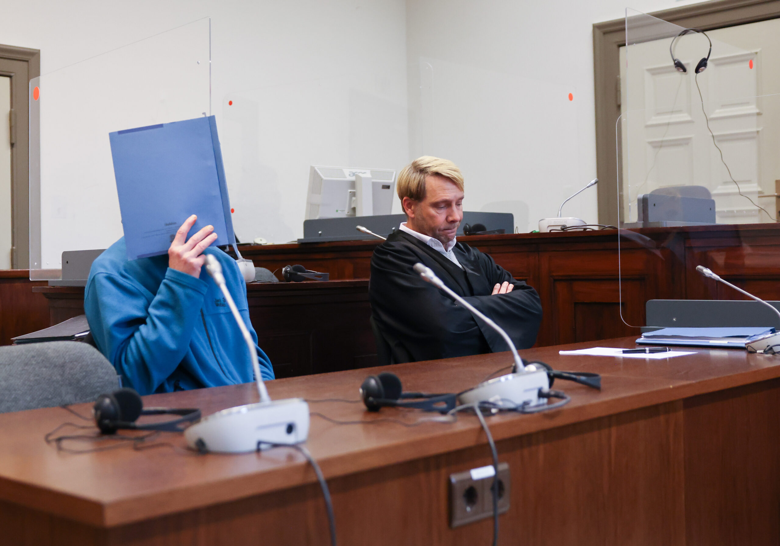 Angeklagter und Anwalt