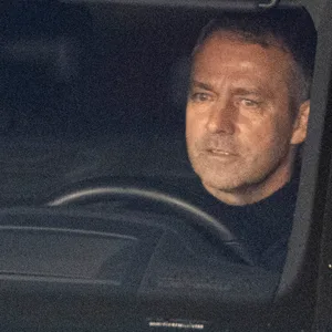 Hansi Flick verlässt den DFB-Krisengipfel.