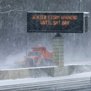 Ein arktisches Sturmtief bringt über die Weihnachtstage drastische Temperaturstürze und extreme Kälte in die USA.
