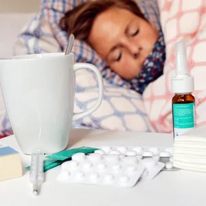 Kranke Frau im Bett