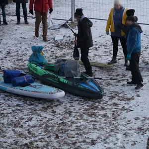 Die vereiste Alster verhinderte einen Klima-Protest der Gruppe Extinction Rebellion in Hamburg.