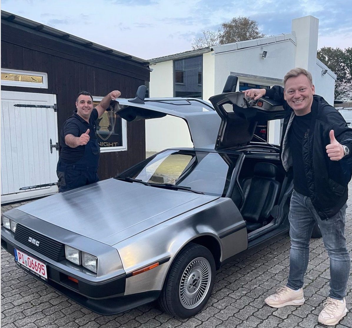 Pinneberg: Internet-Star Knossalla kauft sich einen DeLorean