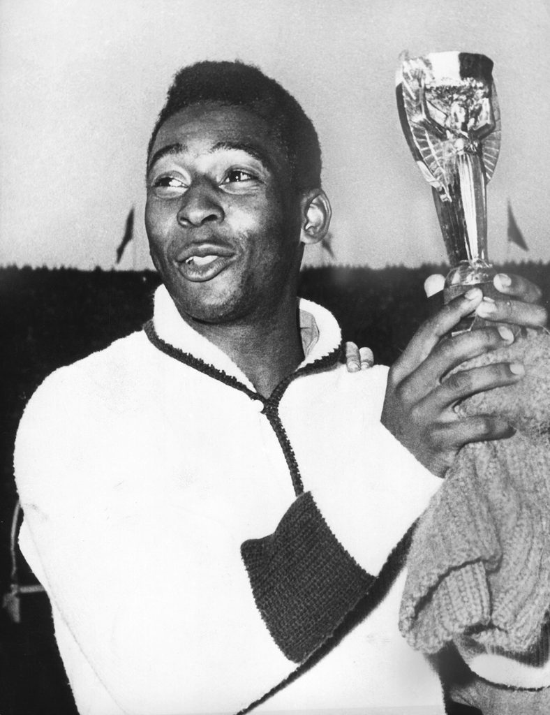 Pele mit Pokal
