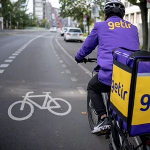 Ein Lieferfahrer des türkischen Lieferdienstes „Getir“.