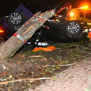 Schwerer Unfall in Neu Wulmstorf. Der Autofahrer hatte Alkohol getrunken.