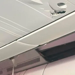 Dieses Handyfoto des Passagiers Jazmin Bitanga zeigt die Schäden im Innern des Flugzeugs.