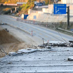 Die A7 bei Altona ist wieder vollständig befahrbar – wegen einer Notfallsanierung wurde eigentlich befürchtet, dass nur zwei Fahrstreifen bis Freitag frei sind. (Archivbild)