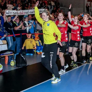 Buxtehuder SV feiert den Pokalsieg in der Sporthalle Hamburg