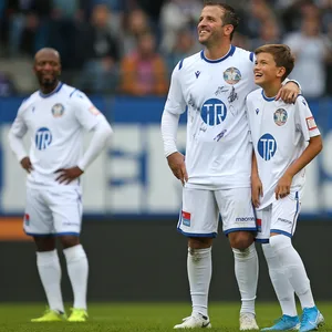 Rafael und Damian van der Vaart Arm in Arm