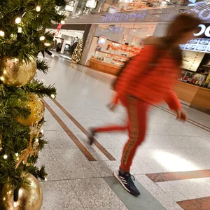 Frau beim Shoppen