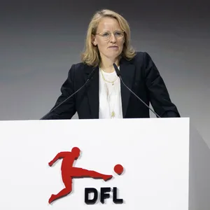 Donata Hopfen auf der Generalversammlung der Deutschen Fußball Liga (DFL)