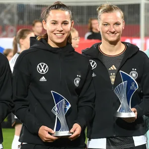 Alexandra Popp und Lena Oberdorf gehörten im Sommer zu den deutschen Erfolgsgaranten