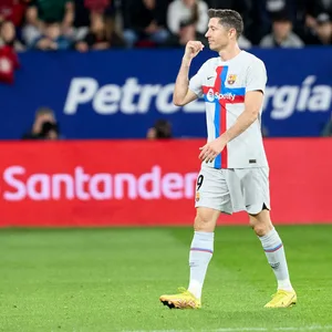 Lewandowski sieht gegen Osasuna rot