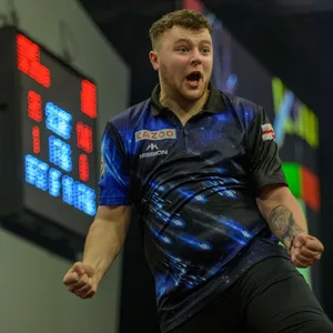 Josh Rock jubelt über einen Sieg bei der Darts-WM