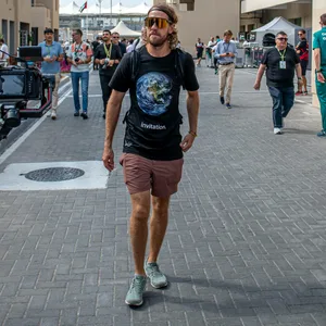Sebastian Vettel in Freizeitkleidung beim Grand Prix von Abu Dhabi