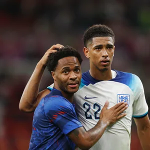Raheem Sterling mit Jude Bellingham