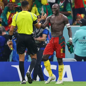 Vincent Aboubakar sieht die Gelb-Rote Karte