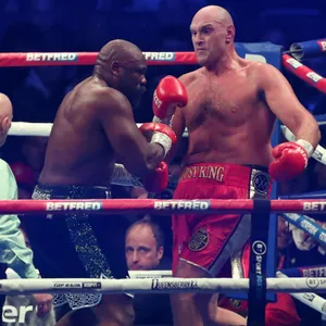 Tyson Fury boxt gegen Derek Chisora