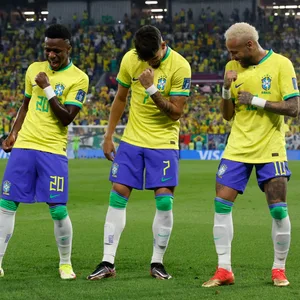 Brasiliens Fußballer jubeln nach dem 1:0 gegen Südkorea
